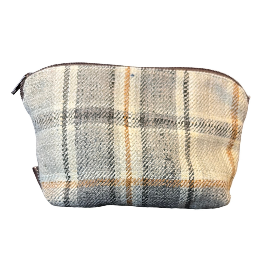 Vintage Hermes Couvertures et Tenues du Jour George V Silk Scarf Beauty Bag