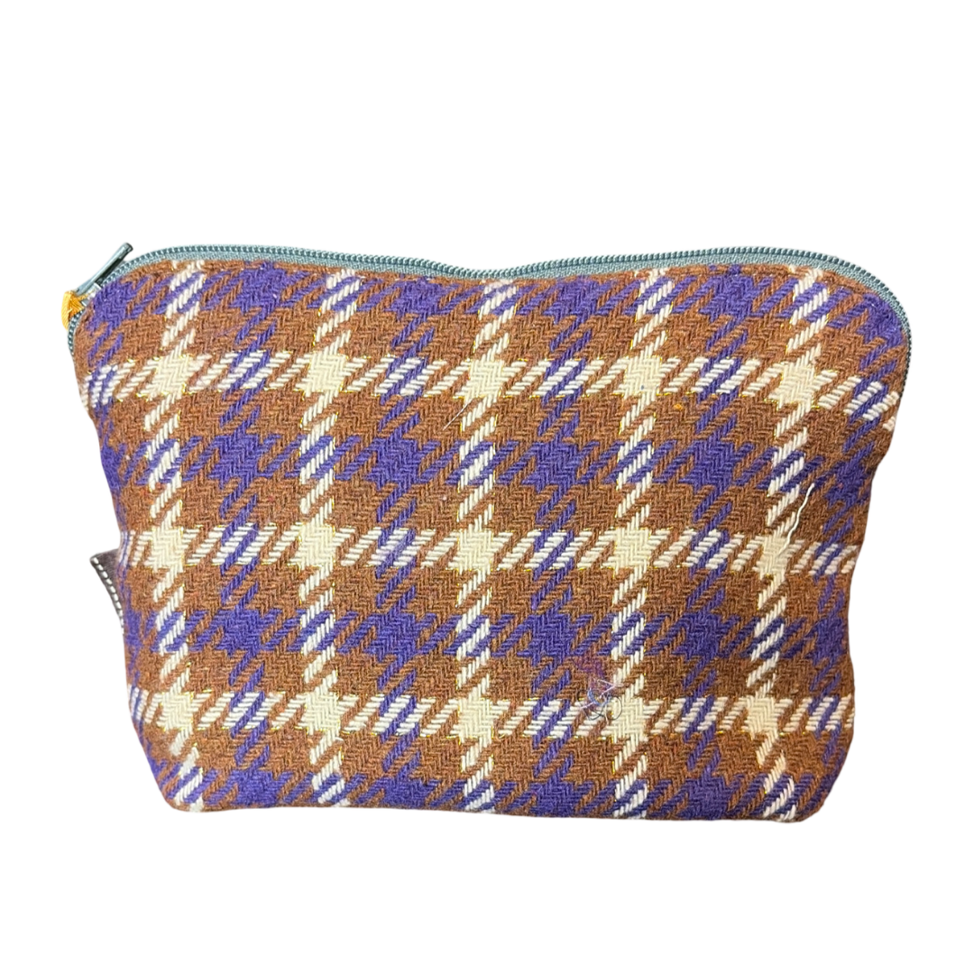 Vintage Hermes Couvertures et Tenues du Jour Purple Silk Scarf Beauty Bag