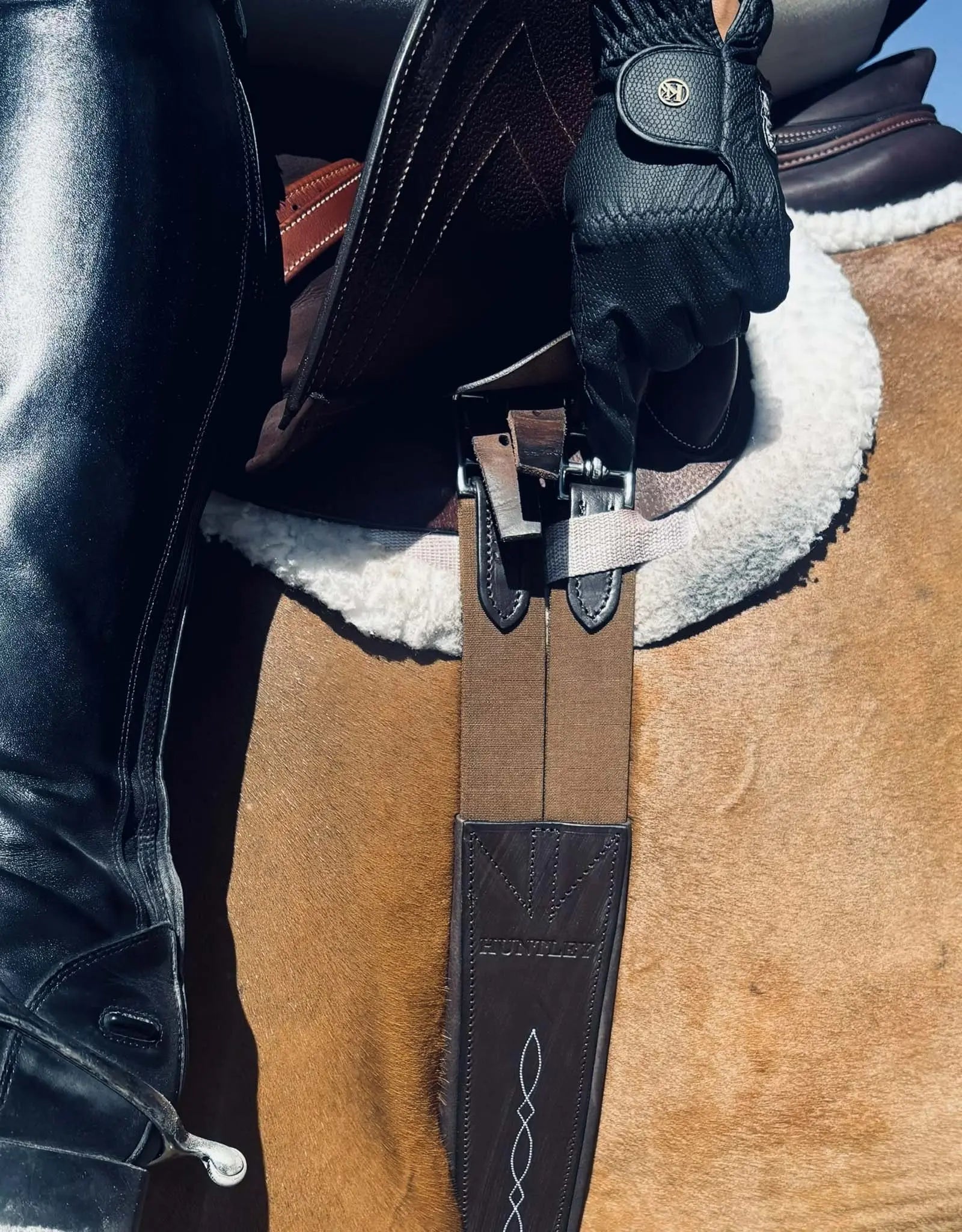 Sedgwick Leather Fancy Stitched Padded Leather Contour Shaped Girth with Double End Elastic