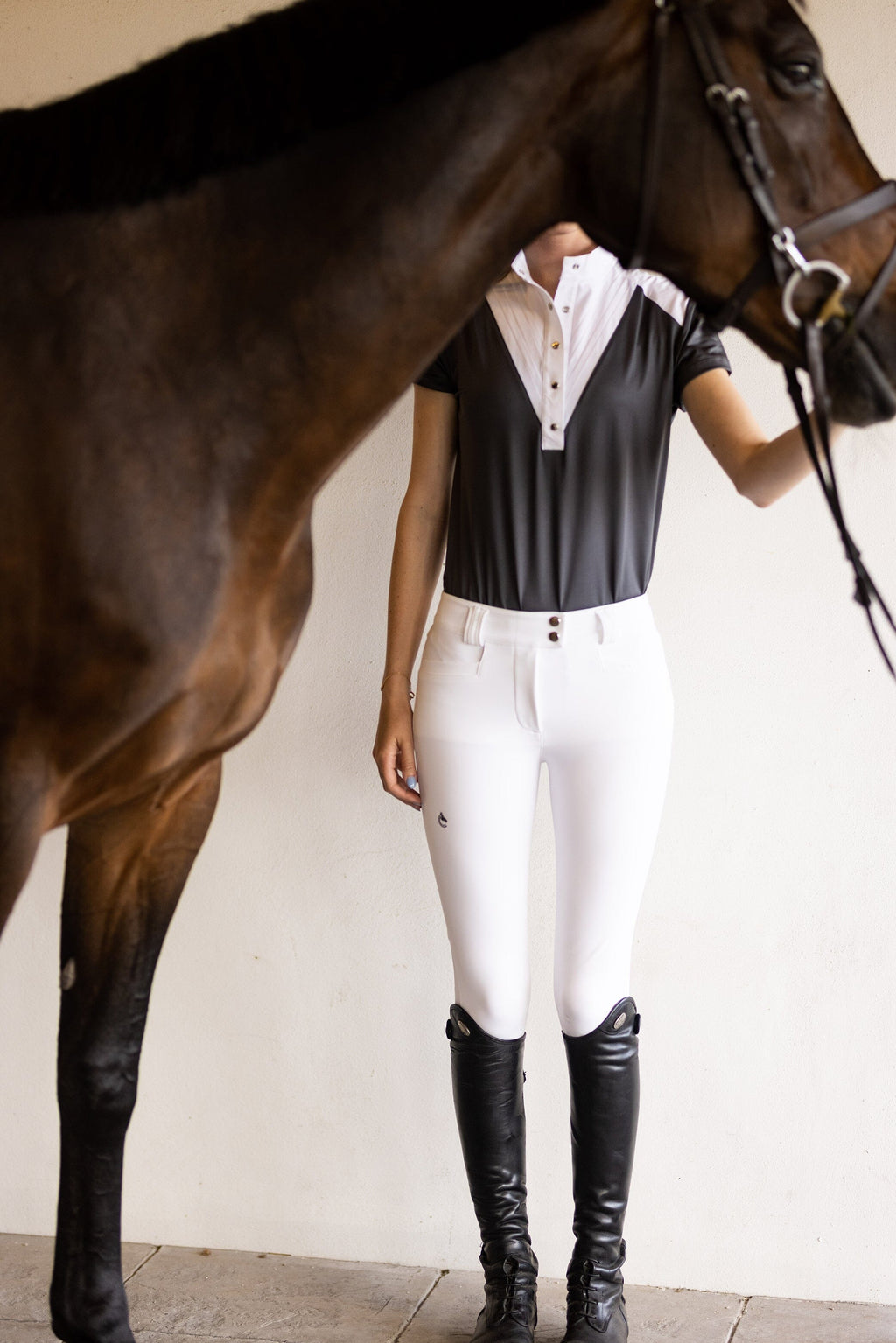 Margot Dark Horse