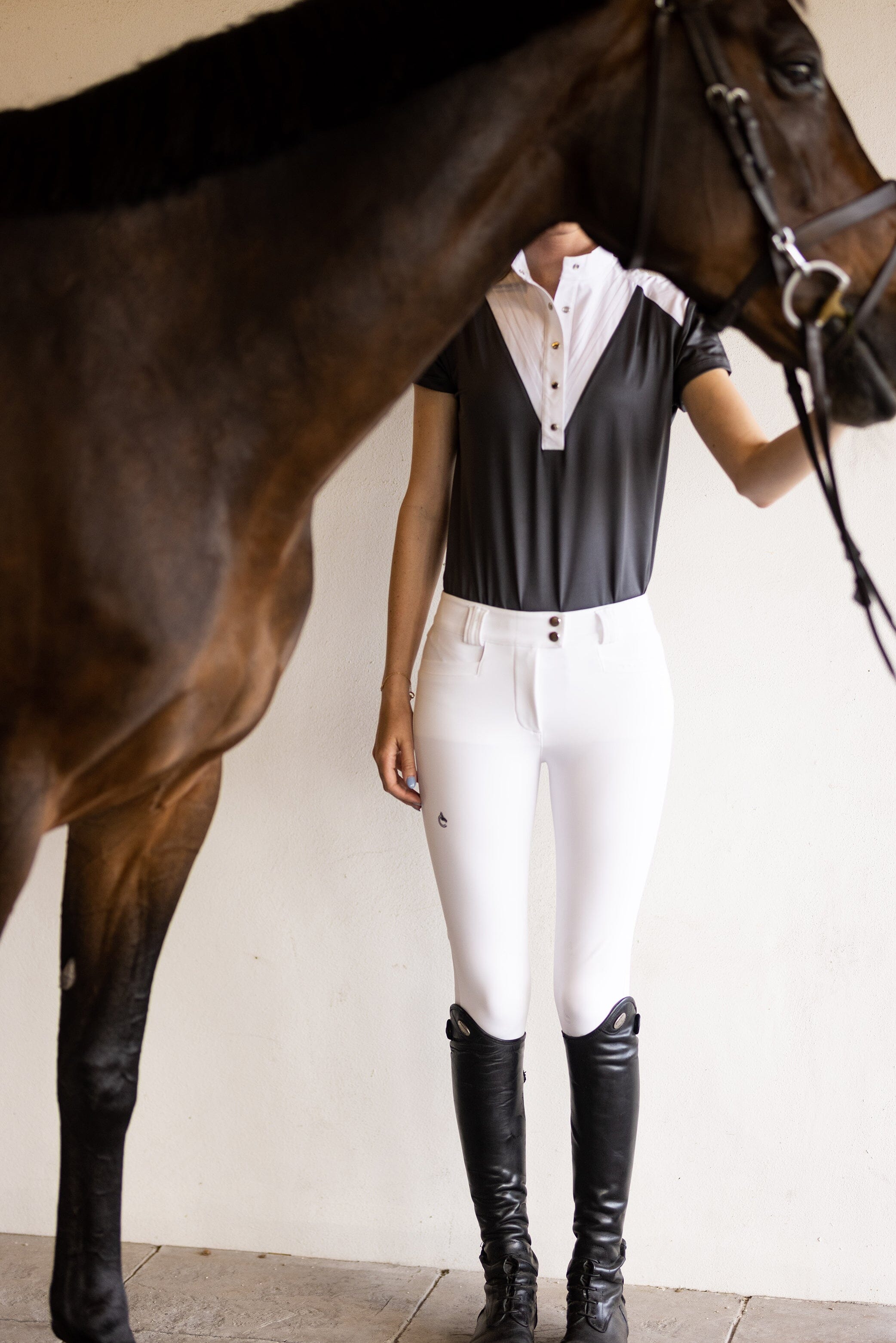 Margot Dark Horse