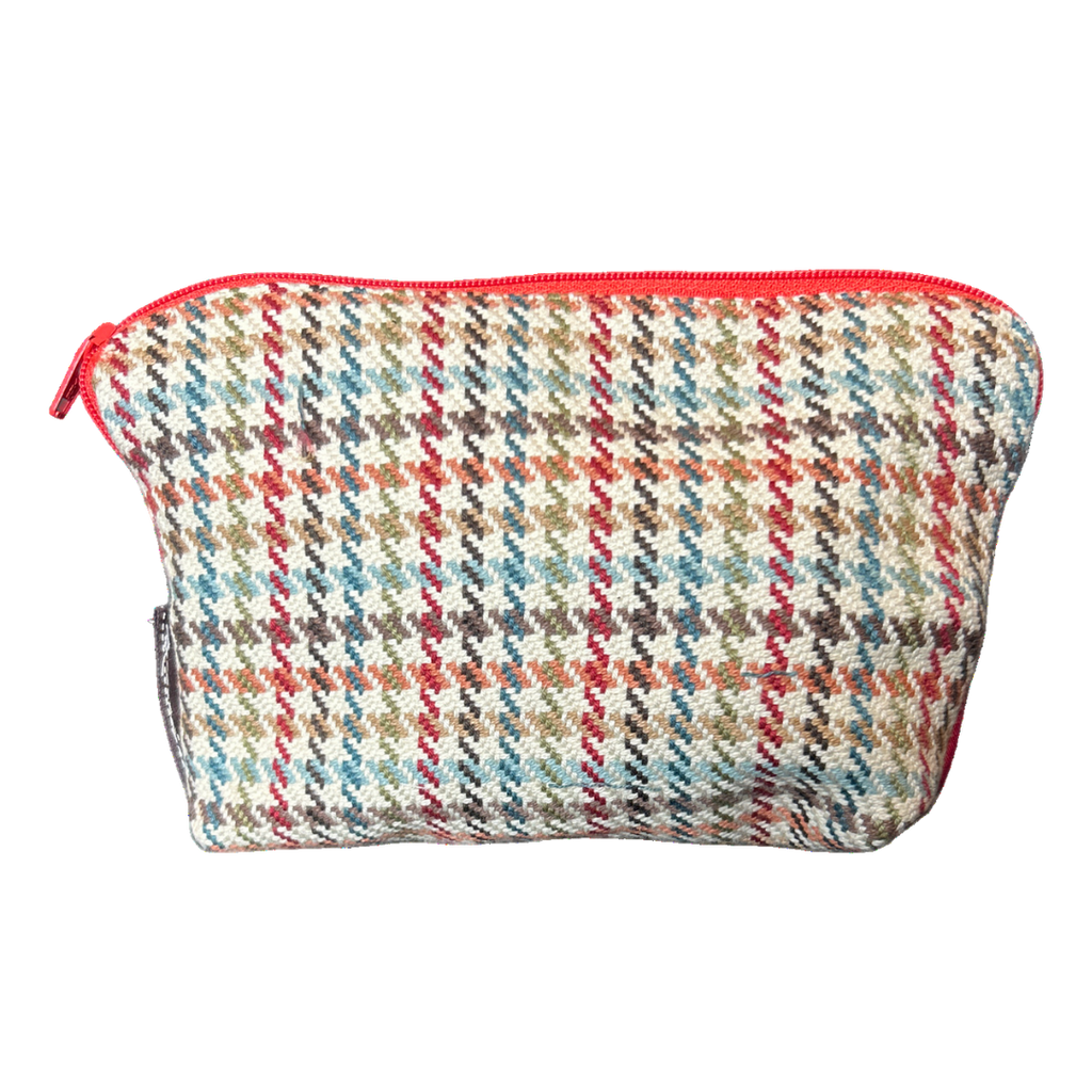 Vintage Hermes Couvertures et Tenues du Jour Red Silk Scarf Beauty Bag